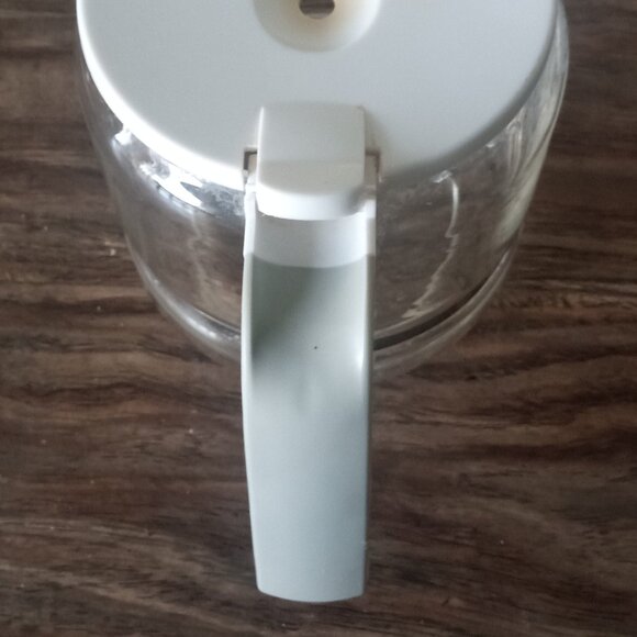 Black & Decker 12 Cup Coffee Crafe Replaceable Coffee Pot White Lid Gray Handle - Picture 5 of 6